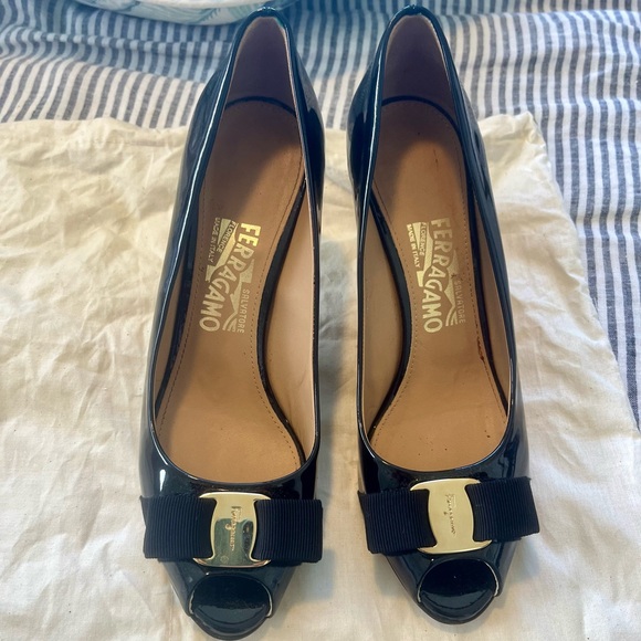 Salvatore Ferragamo Black Patent Bow Peeptoe Heels - Picture 2 of 8